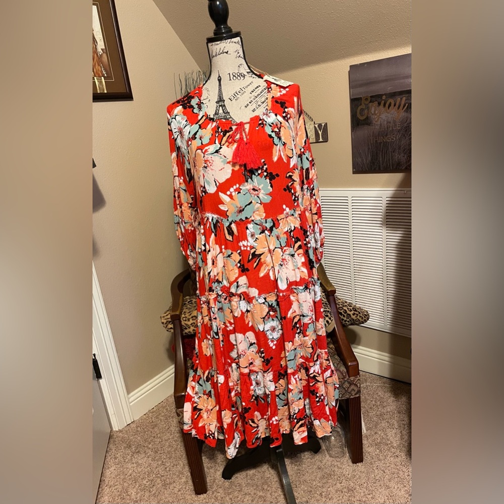 NWT EASEL RED FLORAL DESIGN MIDI TIERED oversized DRESS SMALL COMFY FLOWY NEW - Picture 4 of 11